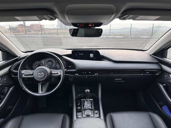 2021 Mazda 3 IV (BP), чёрный, 2000000 рублей - вид 7