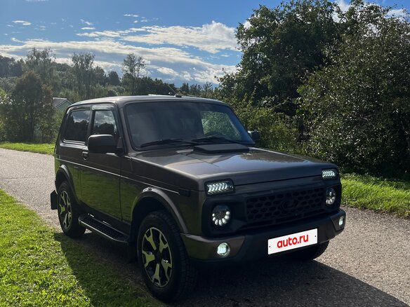 2020 Lada (ВАЗ) 2121 (4x4) Urban I Рестайлинг (2020), коричневый, 850000 рублей - вид 2