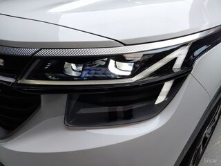 2022 Kia Seltos I Рестайлинг, белый, 1730000 рублей, вид 5