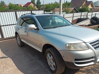 2005 Volkswagen Touareg I, серебристый, 700000 рублей, вид 3