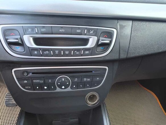 2011 Renault Fluence I, бежевый, 680000 рублей - вид 20