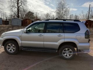 2007 Toyota Land Cruiser Prado 120 Series Рестайлинг, серебристый, 1900000 рублей, вид 2
