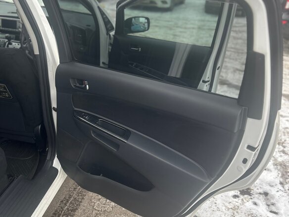 2009 Toyota Wish II, белый, 1130000 рублей - вид 10