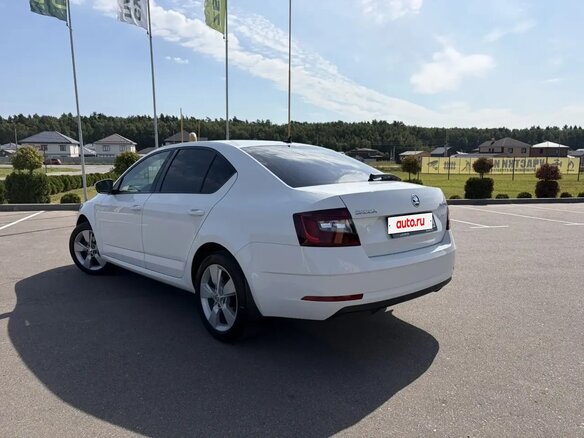 2020 Skoda Octavia III (A7) Рестайлинг, белый, 1700000 рублей - вид 4