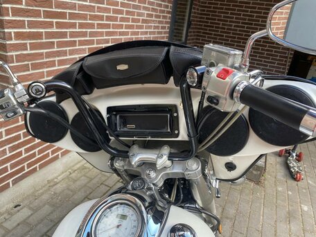 2004 Yamaha XV 1700 Road Star, белый, 520000 рублей, вид 4