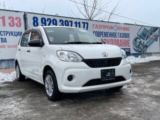 2018 Toyota Passo III, белый, 950000 рублей, вид 2