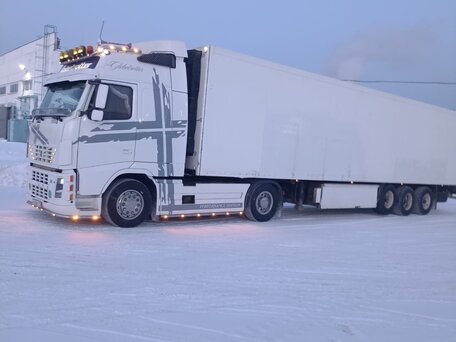 2008 Volvo FH, белый, 8000000 рублей, вид 2