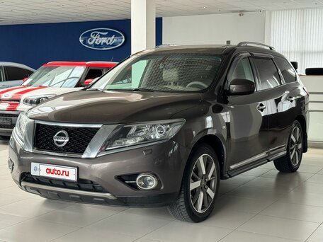Nissan Pathfinder IV