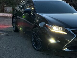 2017 Lexus ES 250 VI Рестайлинг, чёрный, 3000000 рублей, вид 3