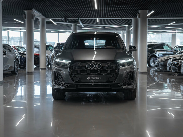 2026 Audi Q7 50 TDI II (4M) Рестайлинг 2, серый, 14670000 рублей - вид 2