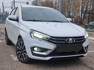2024 Lada (ВАЗ) Vesta I Рестайлинг (NG), белый, 1350000 рублей, вид 3