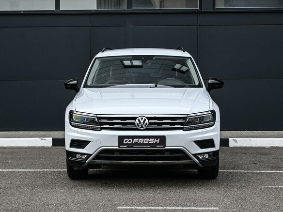 2019 Volkswagen Tiguan II, белый, 2594000 рублей - вид 2
