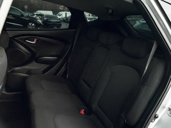 2010 Hyundai ix35 I, серебристый, 1137000 рублей - вид 16