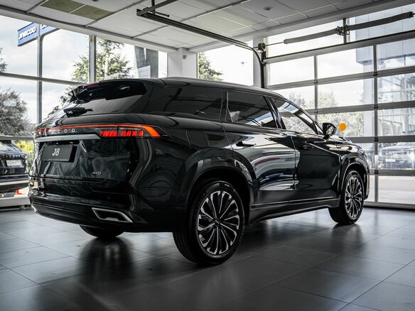 2026 Jaecoo J8, чёрный, 4845000 рублей - вид 2