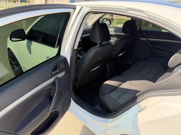 2012 Skoda Octavia II (A5) Рестайлинг, белый, 1390000 рублей - вид 16