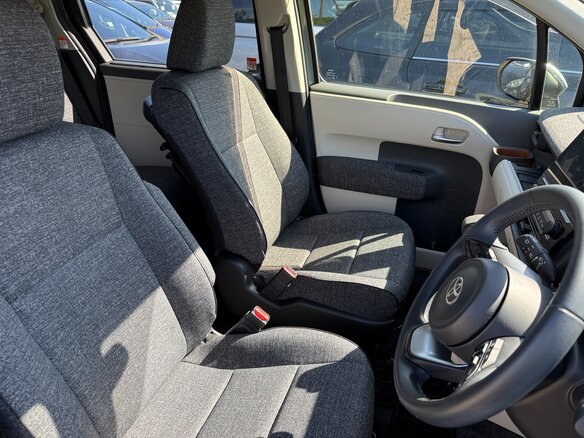 2022 Toyota Sienta III, коричневый, 1350000 рублей - вид 6