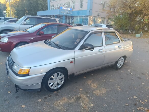 2002 Lada (ВАЗ) 2110, серебристый, 130000 рублей - вид 3