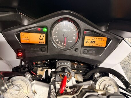2004 Honda VFR 800, белый, 530000 рублей, вид 4