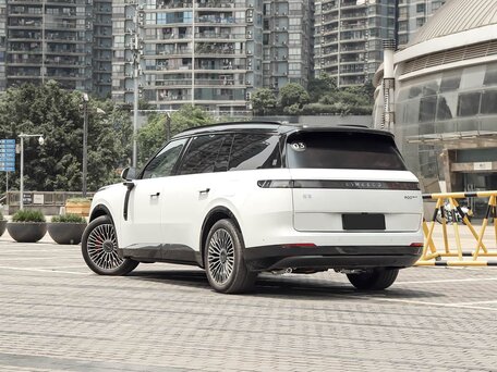 2026 Lynk & Co 900, белый, 7300000 рублей, вид 4