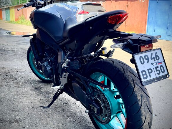 2023 Yamaha MT-09 (FZ-09), серый, 1100000 рублей - вид 4