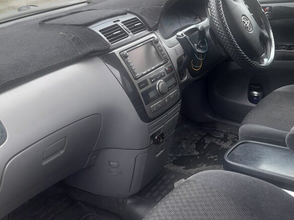 2002 Toyota Ipsum II (M20), серебристый, 850000 рублей - вид 4