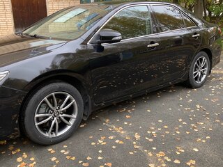 2017 Toyota Camry VII (XV50) Рестайлинг 2, чёрный, 2600000 рублей, вид 3