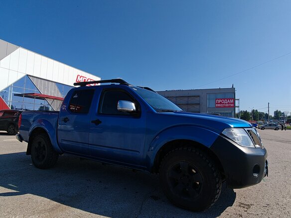 2010 Nissan Navara (Frontier) III (D40) Рестайлинг, синий, 850000 рублей - вид 6