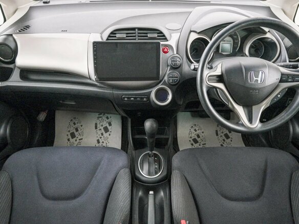 2011 Honda Fit Hybrid II, серый, 899000 рублей - вид 9
