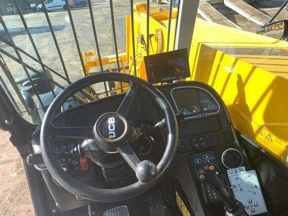 2024 JCB 531-70, золотистый, 11980000 рублей - вид 2