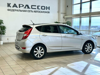 2012 Hyundai Solaris I, серебристый, 720000 рублей, вид 2