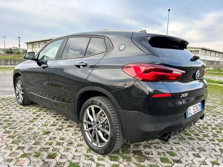 2022 BMW X2 sDrive18d I (F39), чёрный, 2824000 рублей, вид 4