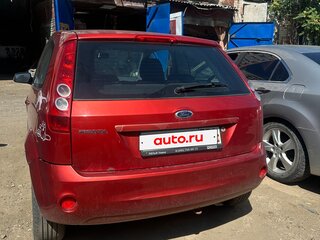 2008 Ford Fiesta Mk5, красный, 355000 рублей, вид 3
