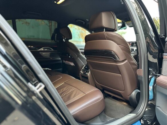 2020 BMW 7 серии 730d xDrive VI (G11/G12) Рестайлинг, чёрный, 8500000 рублей - вид 34
