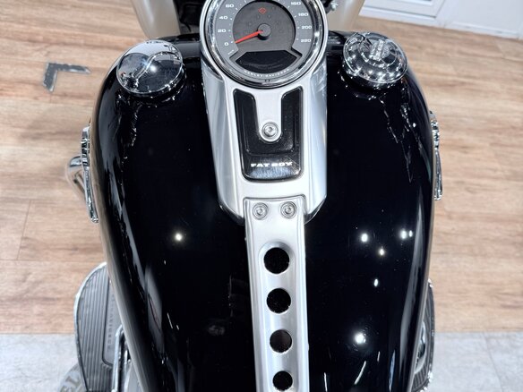 2019 Harley-Davidson Fat Boy, чёрный, 1799000 рублей - вид 27