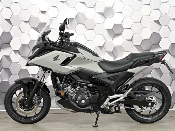 2025 Honda NC 750X, серый, 1299000 рублей - вид 3