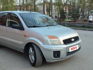 2007 Ford Fusion I Рестайлинг, серебристый, 440000 рублей, вид 4
