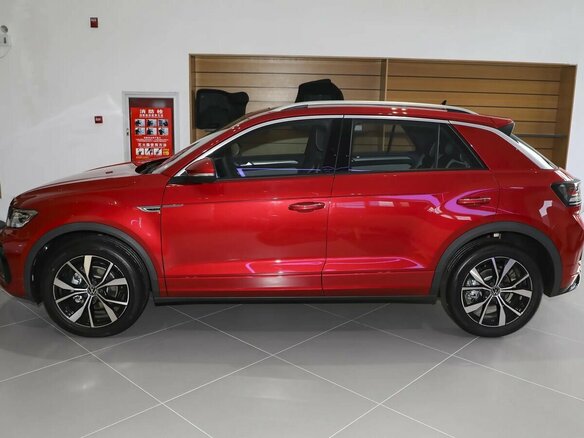 2026 Volkswagen T-Roc I (China Market) Рестайлинг, красный, 2360000 рублей - вид 3
