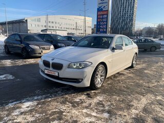 2011 BMW 5 серии 530d xDrive VI (F10/F11/F07), белый, 2300000 рублей, вид 1