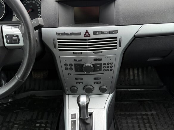 2011 Opel Astra H Рестайлинг, чёрный, 530000 рублей - вид 11