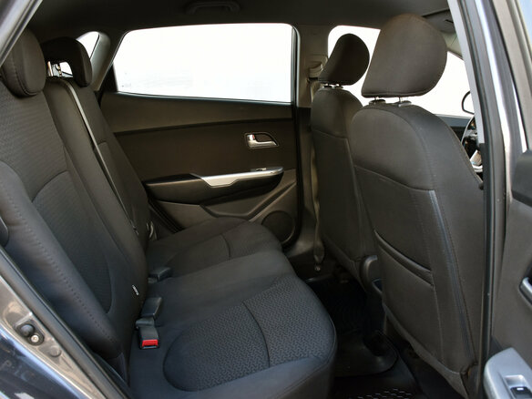 2014 Kia Rio 6-speed III, серый, 820000 рублей - вид 11
