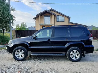 2007 Toyota Land Cruiser Prado 5-speed 120 Series Рестайлинг, чёрный, 2000000 рублей, вид 2