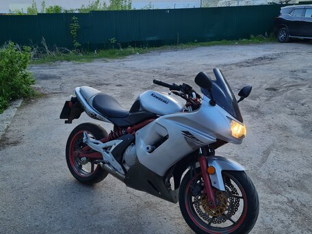 2006 Kawasaki ER-6F (Ninja 650R), серебристый, 360000 рублей, вид 1