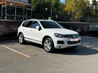 2012 Volkswagen Touareg II, белый, 2000000 рублей, вид 4