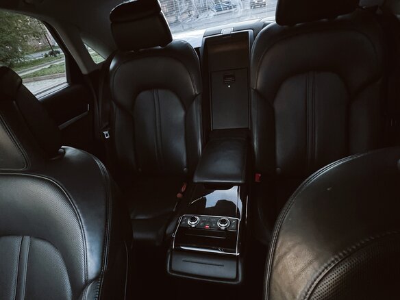 2010 Audi A8 III (D4), серый, 1300000 рублей - вид 6