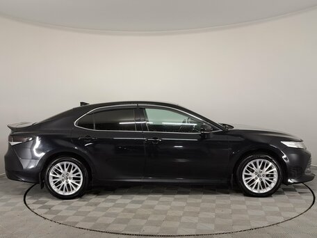 2018 Toyota Camry VIII (XV70), чёрный, 2690000 рублей, вид 5