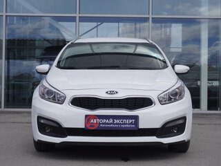 2018 Kia Ceed II Рестайлинг, белый, 1215000 рублей, вид 2