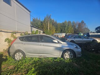 2014 Hyundai Solaris I, серебристый, 705000 рублей, вид 2