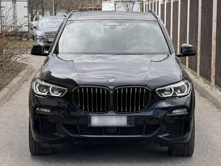 2020 BMW X5 40d IV (G05/G18), чёрный, 7400000 рублей, вид 2