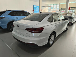 2023 Volkswagen Lavida III Рестайлинг, белый, 1054007 рублей, вид 5