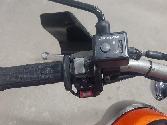 2010 Yamaha XG250 Tricker, оранжевый - вид 6